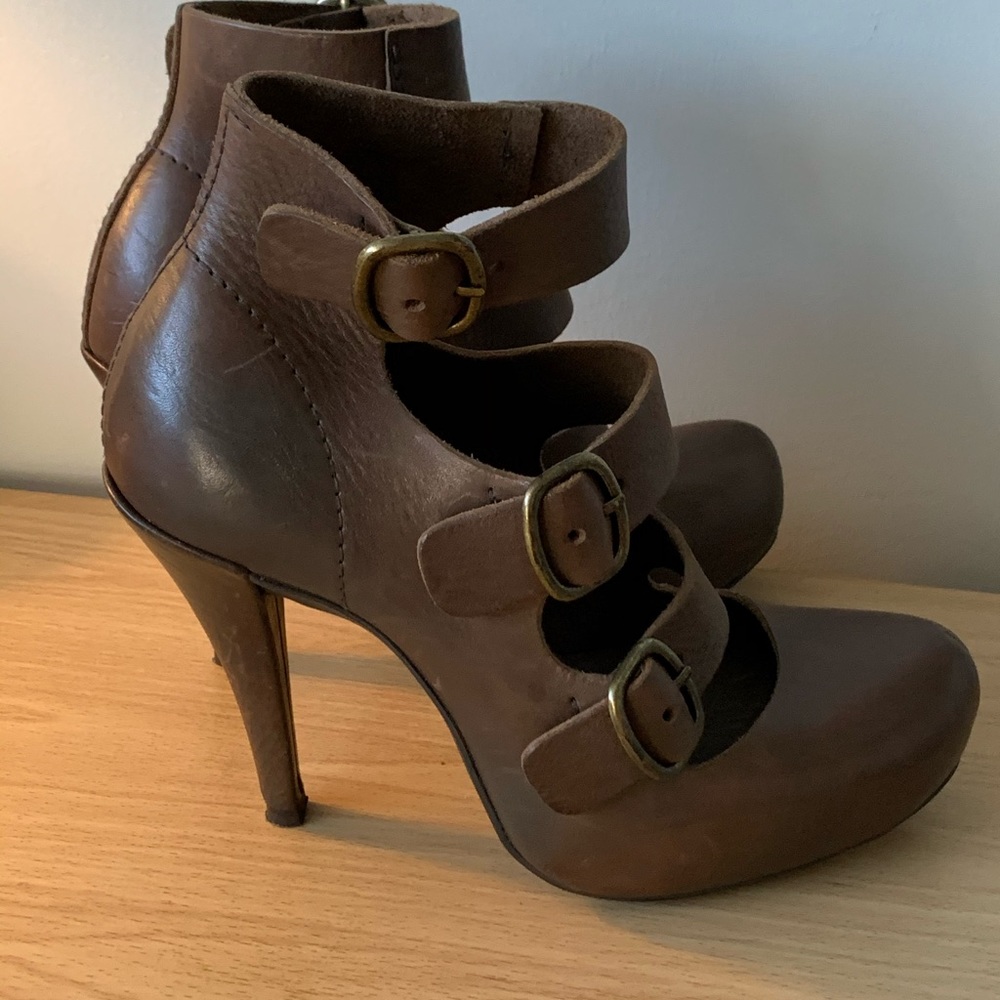 Leather Pedro Garcia Heels from España  👠